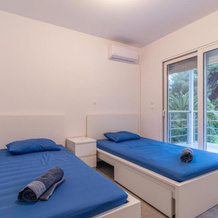Marvelous, Secluded Villa w/ 3 BR , Pool & Garden, Kavos, Isthmia — photo 5