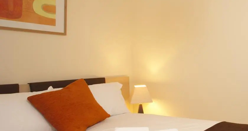 Saco Camberley - Wentworth Place, Камберли — фото 1