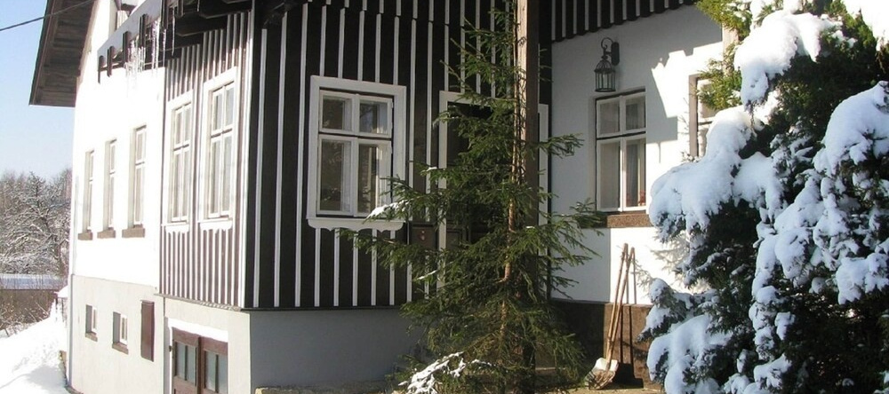 Holiday Home in a Quiet Authentic Mountain Village, 兹拉塔奥莱什尼采 — 照片 1