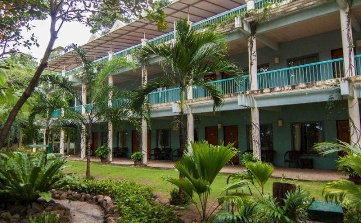 Camayan Beach Resort, Morong — photo 1