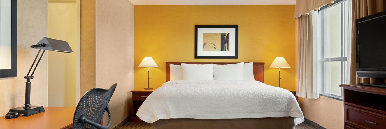 Hampton Inn & Suites By Hilton Langley-Surrey, Суррей — фото 1