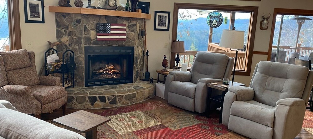 Bear's Mountaintop Views 3 Bedroom Chalet by RedAwning, 罗宾斯维尔 — 照片 1
