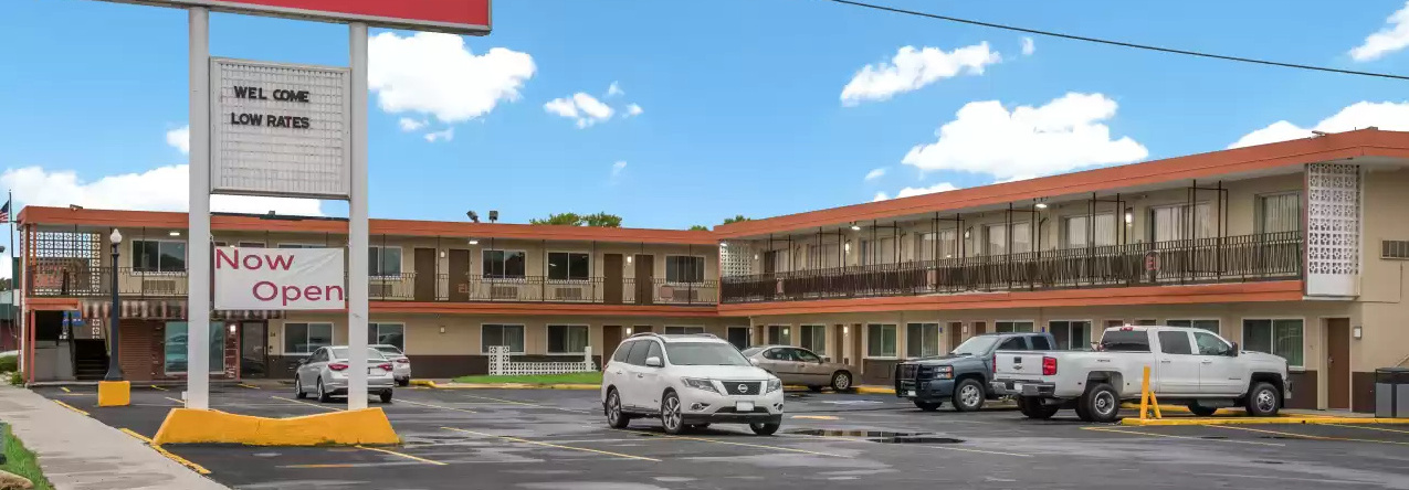 Econo Lodge Inn & Suites Mason City - Clear Lake, Mason City — photo 1