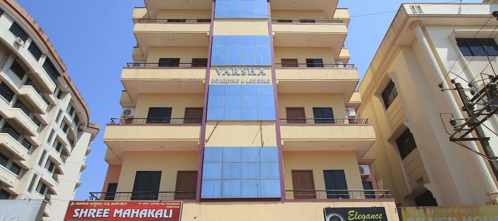 Oyo 29159 Varsha Boarding And Lodging, 马尼帕尔 — 照片 1