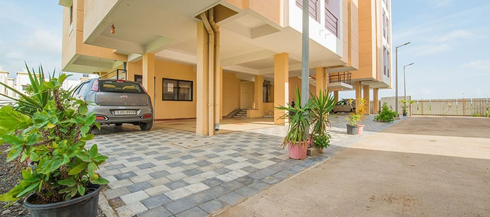 Budget Inn Service Apartments - Tiger Plaza, Dahej, Дахедж — фото 1