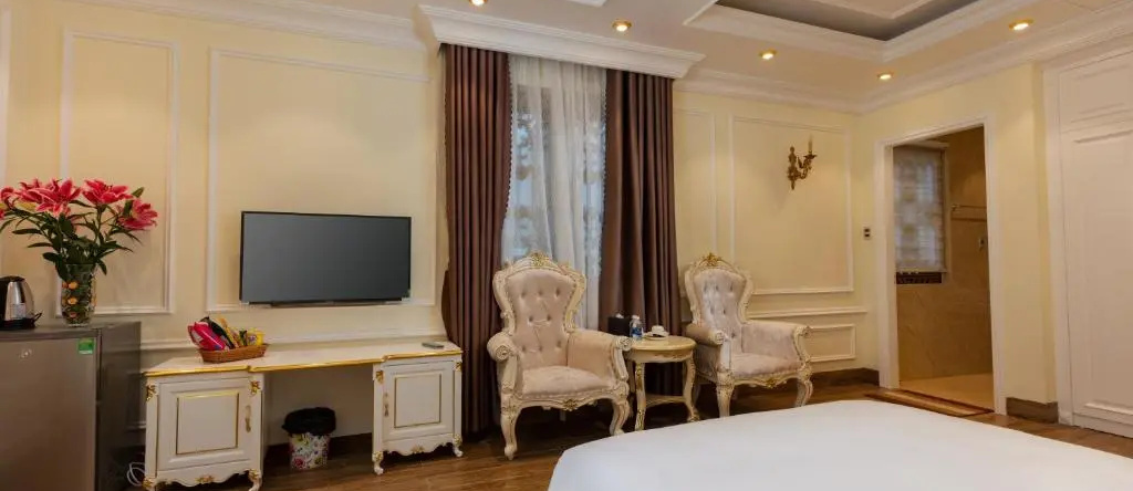Cẩm Bình Hotel, Камфа — фото 1