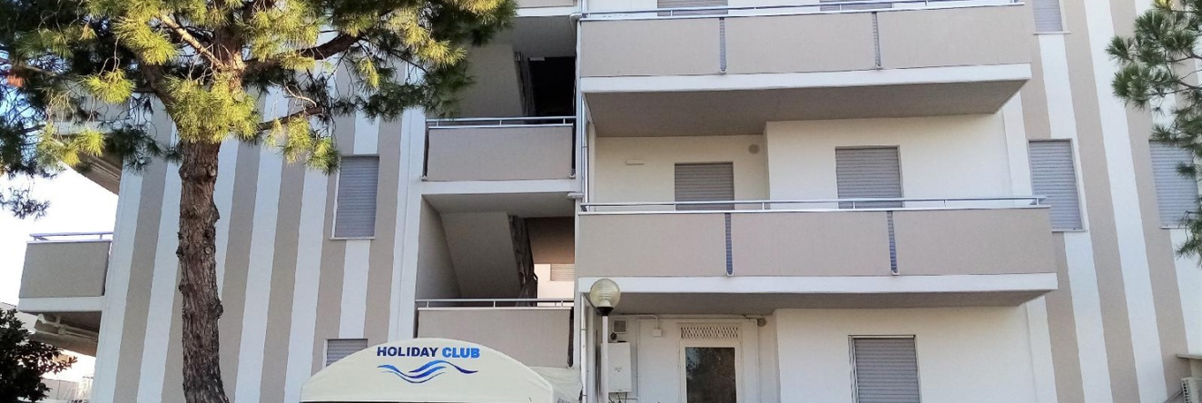 Hotel Alba Holiday, Альба-Адриатика — фото 1
