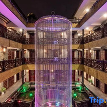 Fenghuang Ancient Town Boutique Hotel（ Heart of the ancient town Unobstructed 180° front river view）, Xiangxi — photo 2
