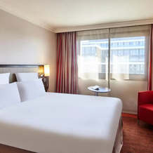 B&B Hotel Saint-Quentin-En-Yvelines Centre Gare 4 Etoiles, Монтиньи ле Бретоне — фото 3