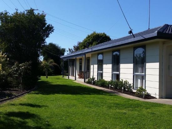 Kings Cottage, Paynesville — photo 1