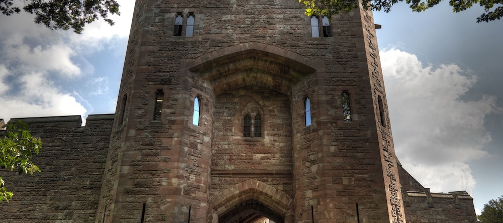 Peckforton Castle, Тарпорли — фото 1