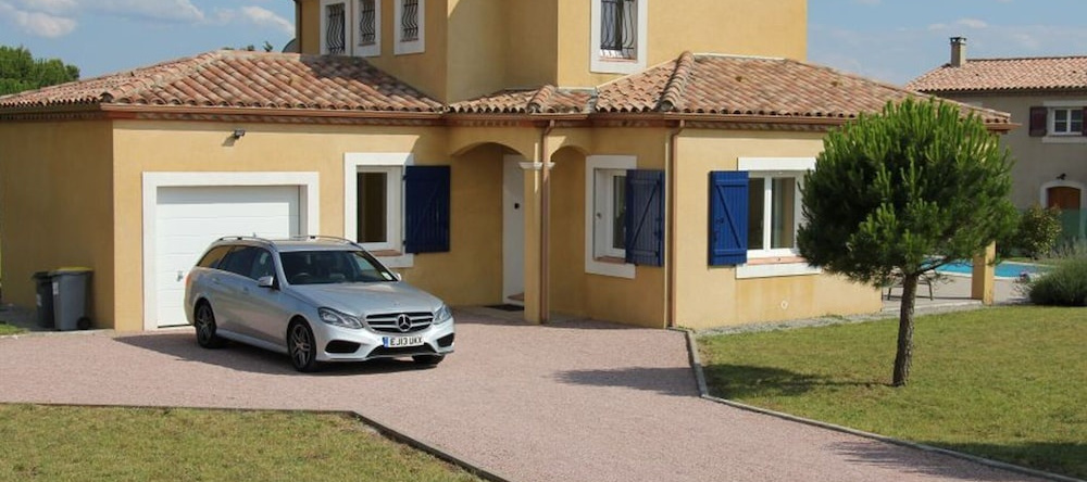 Spacious Villa Near Villemoustaussou With Pool, Вильмустоссу — фото 1