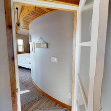 Square Bed ~ Round House, Lindstrom — photo 2
