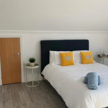 Addlestone - Large Stunning 2 Bed Room Apartment, Эддлстоун — фото 5