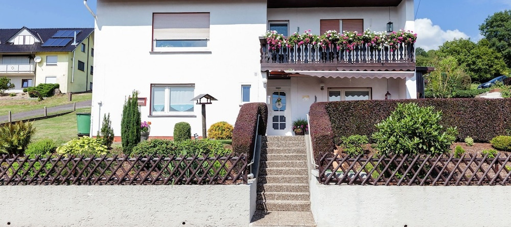 Cozy Apartment in Betzenrod near Lake, 肖滕 — 照片 1