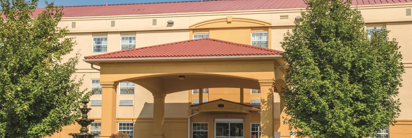 La Quinta Inn & Suites Blue Springs, 布鲁斯普林斯 — 照片 1