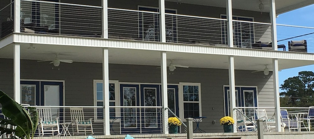 Darien Waterfront Inn, 达里恩 — 照片 1