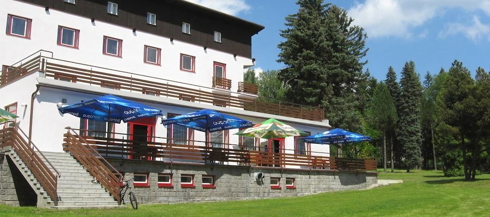 Hotel Mánes, 斯夫拉特卡 — 照片 1