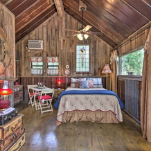Snuggle Inn Wimberley Cabin W/ Fire Pit + Deck, Уимберли — фото 4