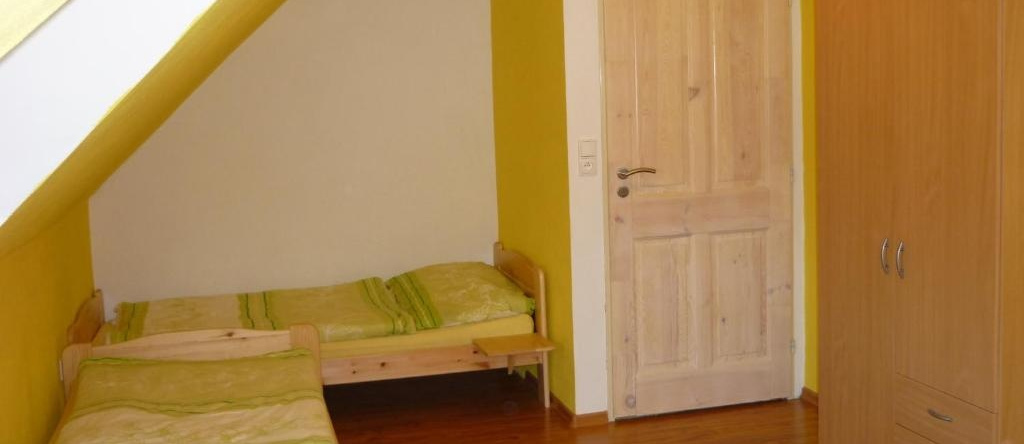 Apartmány u tenisového kurtu, 莫斯提乌亚布伦科瓦 — 照片 1