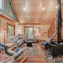 21GS - Log Cabin - Pets Ok - Sleeps 6, Warnick — photo 3