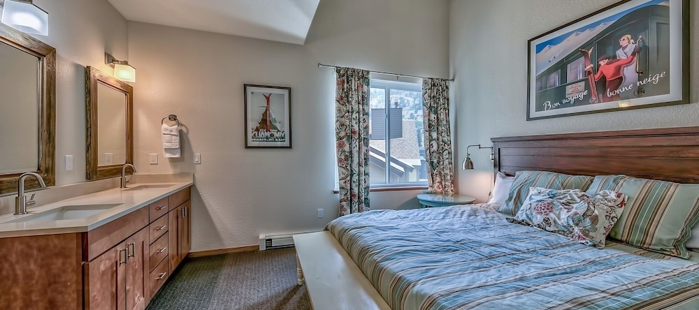 2br+ Loft Centrally Located Kirkwood Great Value 2 Bedroom Condo by RedAwning, 柯克伍德 — 照片 1