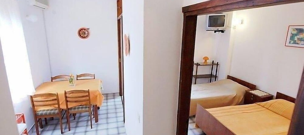 Apartments Villa Ana, Island Ugljan — photo 1