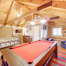 True Log Cabin w/ Game Room, Year-round Views, 迪尔斯伯勒 — 照片 3