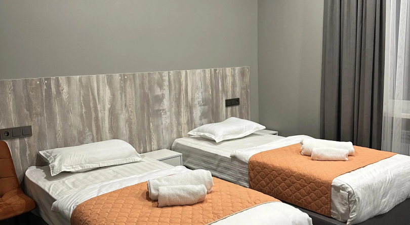 Sapsan Hotel, 巴甫洛达尔 — 照片 1