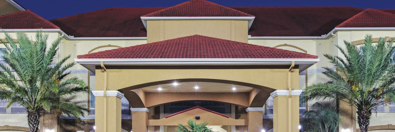 La Quinta Inn & Suites by Wyndham Bay City, Bay City — photo 1
