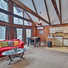 7 Miles to State Park: Poconos Getaway w/ Deck!, 奥尔布赖茨维尔 — 照片 5