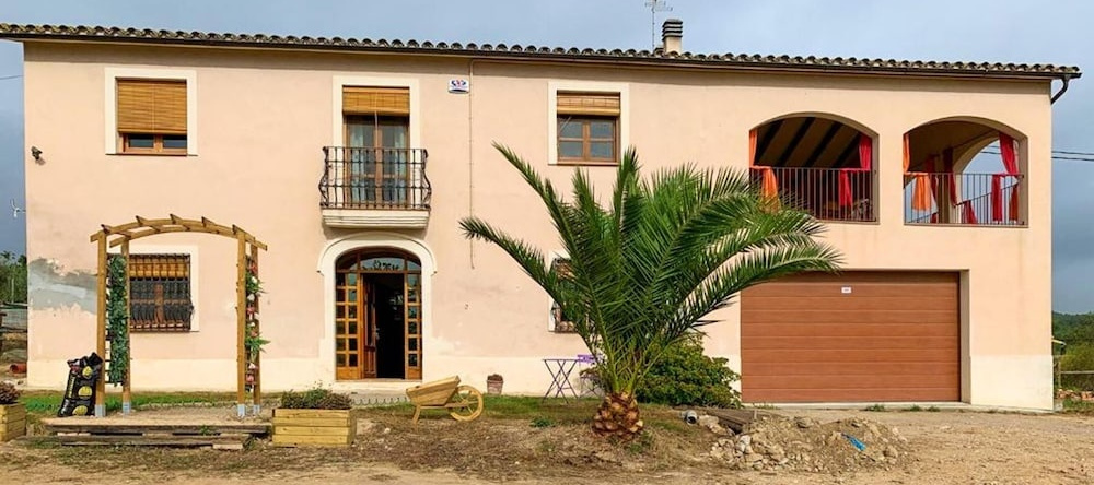 House With 4 Bedrooms in Guardiola de Font rubí, With Wonderful Mountain View, Furnished Terrace and Wifi Near the Beach, 丰特鲁比 — 照片 1