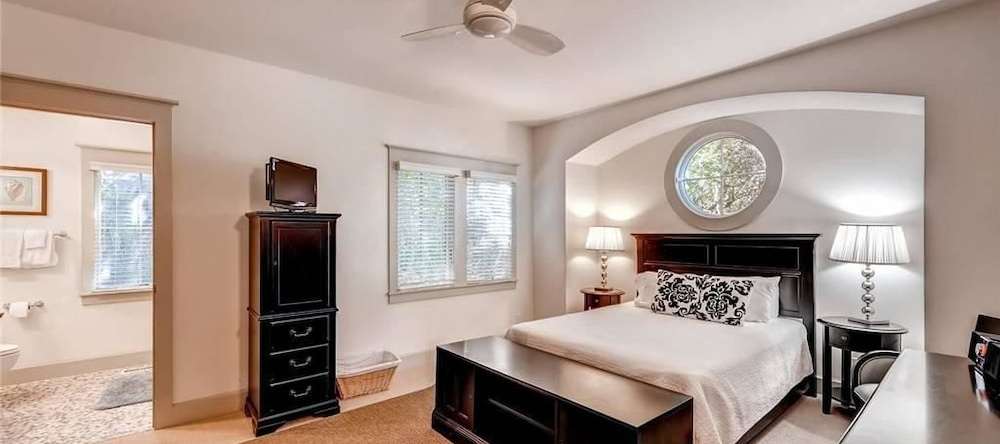Sumner s Crescent 12 4 Bedroom Holiday Home By Bald Head Island, Bald Head Island — photo 1
