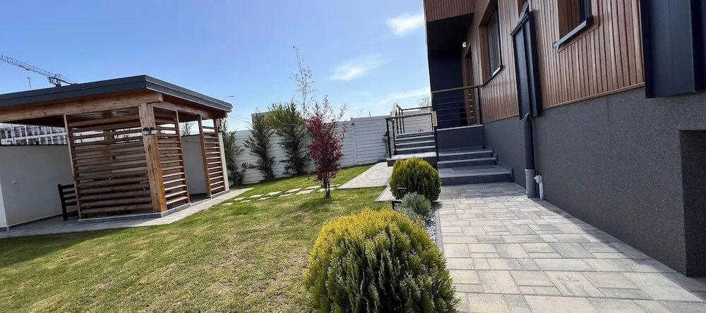 AGrey frame Residence Villas, 图纳里 — 照片 1
