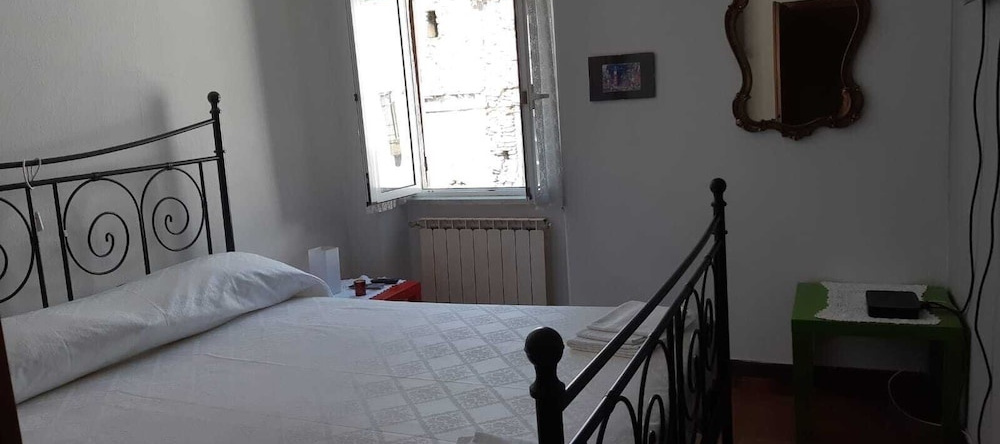A due Passi da Levanto e Dalle Cinque Terre, 博尔盖托迪瓦拉 — 照片 1