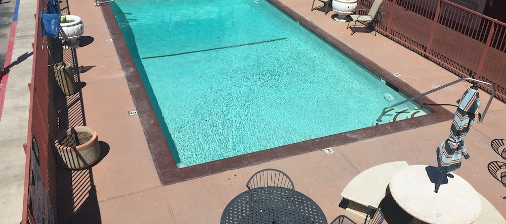 Park Avenue Inn And Suites, Victorville — photo 1