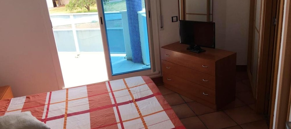 Apartment With 3 Bedrooms in Alcanar, With Wonderful Mountain View, Shared Pool, Enclosed Garden Near the Beach, 阿尔卡纳尔 — 照片 1