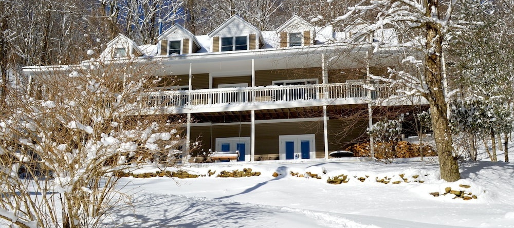 Bald Mountain House Inn at the Wolf Laurel Resort, 欧文 — 照片 1