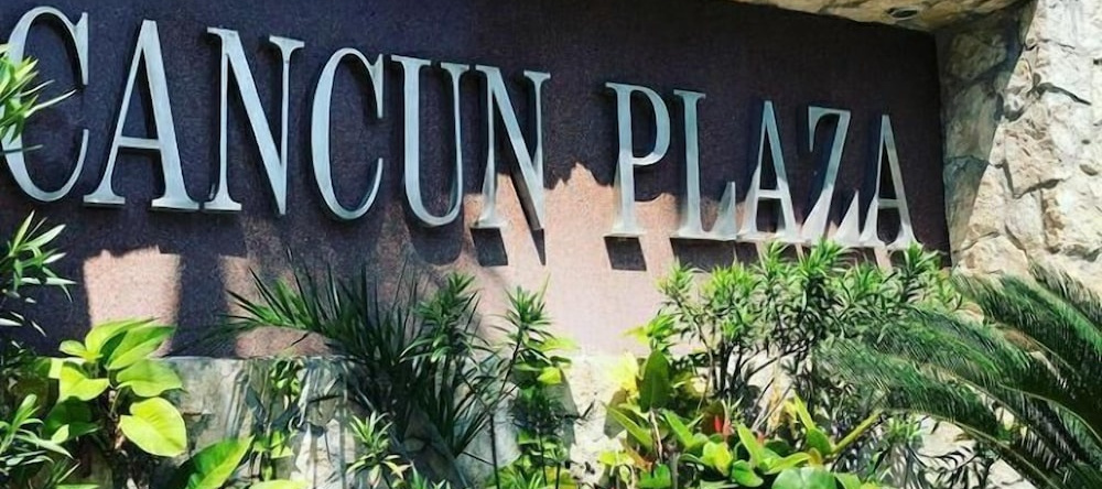 Cancun Plaza Condo Hotel, Канкун — фото 1