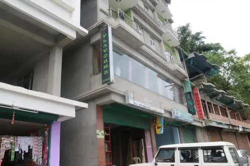 Hotel Flavours Inn, 纳亚巴扎 — 照片 1