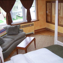 Artisan Upstairs Guesthouse, Садбери — фото 3