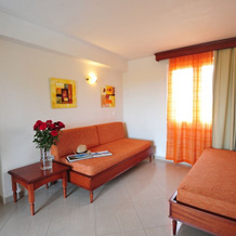 Zeus Village Resort, 圣阿波斯托利 — 照片 4