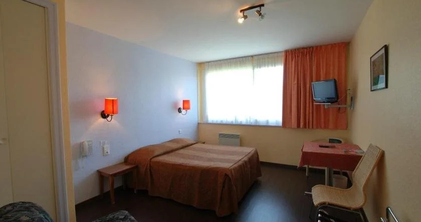 Inter-hotel Des Dhuits, Colombey-les-deux-Eglises — photo 1
