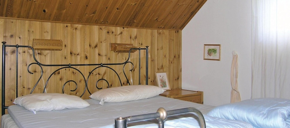 Beautiful Home in Hestra With 3 Bedrooms and Sauna, 海斯特拉 — 照片 1