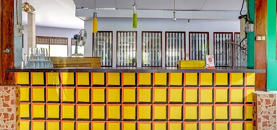 OYO 3710 Izzi Hotel, Paciran — photo 1