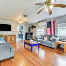 Walk to Beach: Charming Home - 3 Mi to Seabrook, 莫克利普斯 — 照片 2