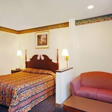 Capital Inn & Suites (Formerly Econo Lodge Inn & Suites Downtown), 伦斯勒 — 照片 4