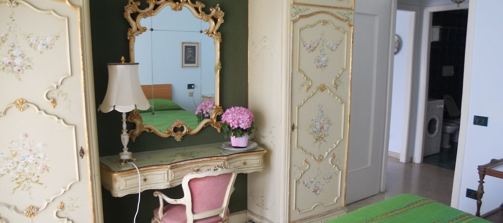 Apartments "solaria 1 & 2 Ospedaletti Ligure by Sanremo Italian Riviera, 奥斯佩达莱蒂 — 照片 1