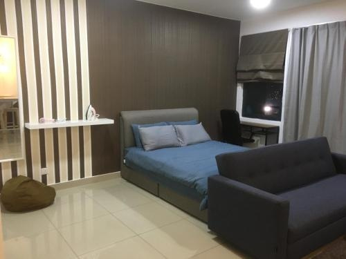 Warm Stay at Trefoil, Klang — photo 1