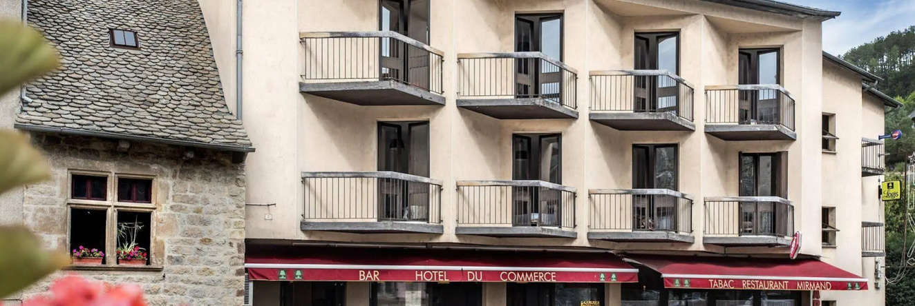 Hotel Du Commerce logis de france, 拉卡努尔格 — 照片 1